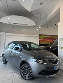 Lancia Ypsilon 1.0 FireFly 5 porte S&S Hybrid Gold
