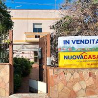 Cagliari,Via delle Felci 200mq interni+800 esterni