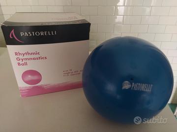 L'attrezzi per ginnastica ritmica.