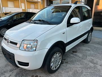 Fiat panda 4x4!!! 1.2 benzina anno 2010!!!
