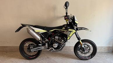 Motard Fantic 125