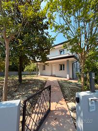 Casa - villa bifamiliare