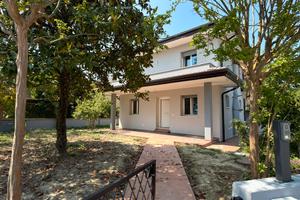 Casa - villa bifamiliare