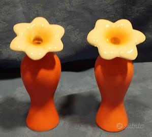 Set di due vasetti uguali di ceramica 