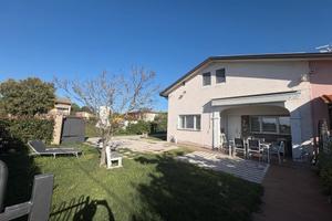 ORIAGO DI MIRA Porzione con giardino
