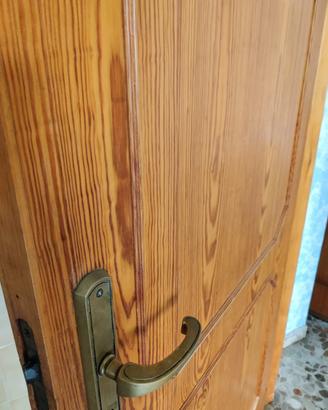 Porte in legno color Noce