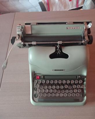 Macchina da scrivere Olivetti Lexicon 80