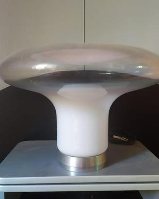 Lampada da tavolo Artemide modello Lesbo