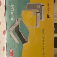 Lamp Free Pocket Cinema e chiavetta usb