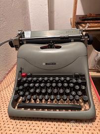 Macchina da scrivere Olivetti lexikon 80