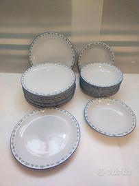 Servizio composto da 20 piatti in ceramica Tognana