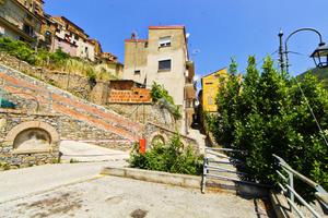 2 LOCALI A PISCIOTTA