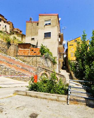 2 LOCALI A PISCIOTTA
