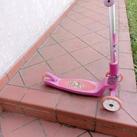 monopattino rosa per bambine no decathlon 