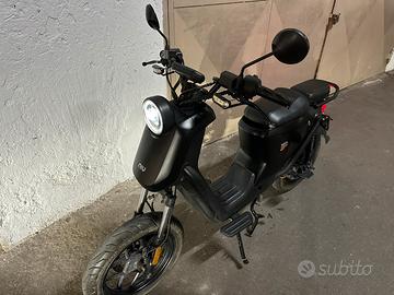 Niu uqi scooter elettrico