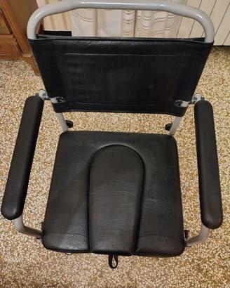 Sedia comoda imbottita con ruote