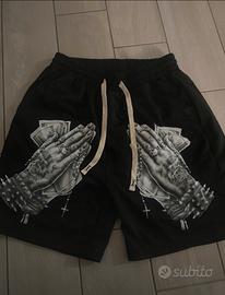 pantaloncini grafica praying hands