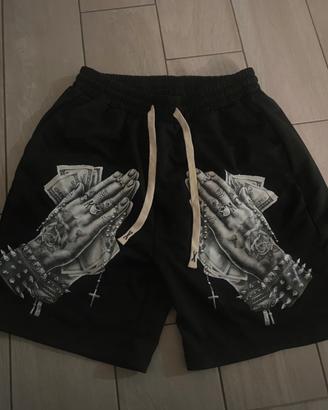 pantaloncini grafica praying hands