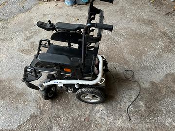 Carrozzina elettrica con luci invacare mod. bora