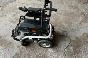 Carrozzina elettrica con luci invacare mod. bora