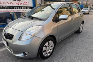 TOYOTA Yaris 1.3 5 porte VVT-i Sol