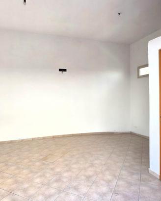 Locale 29 mq con bagno