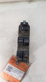 PULSANTIERA ANTERIORE SINISTRA TOYOTA Rav4 4° Ser