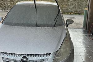 Auto opel corsa