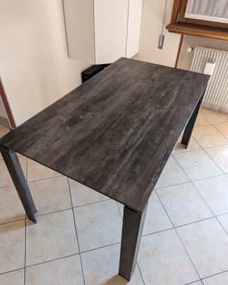 Tavolo moderno allungabile + 4 sedie