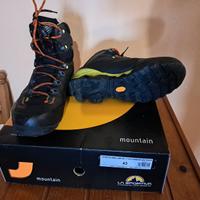 scarponi da montagna