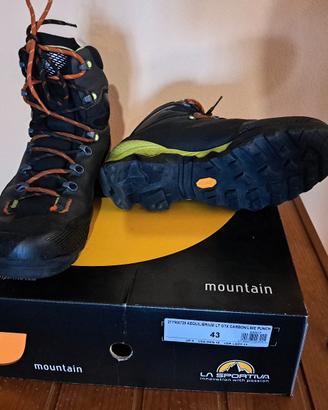 scarponi da montagna