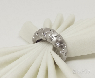 Anello donna oro bianco satinato e pietre