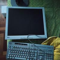 Tastiera meccanica con monitor 4:3 LG