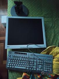 Tastiera meccanica con monitor 4:3 LG