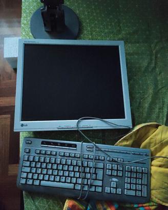 Tastiera meccanica con monitor 4:3 LG