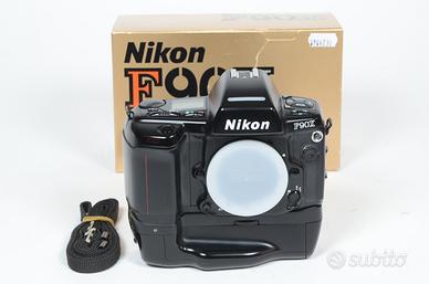 NIKON F 90X + battery grip originale
