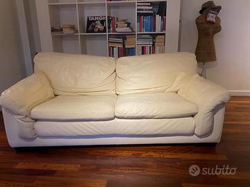 Divano bianco panna in pelle 3posti