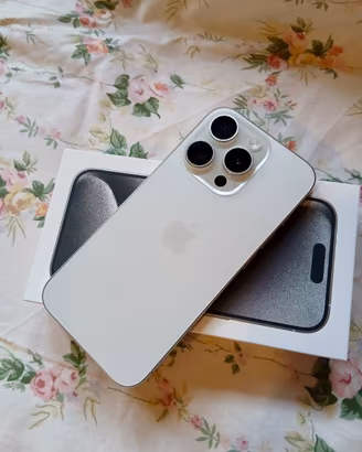 iPhone 15 Pro Titanio Bianco 128 GB