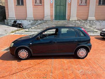 Corsa 1.2i 5p - gomme/batteria/freni nuovi EUR4