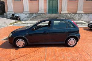 Corsa 1.2i 5p - gomme/batteria/freni nuovi EUR4