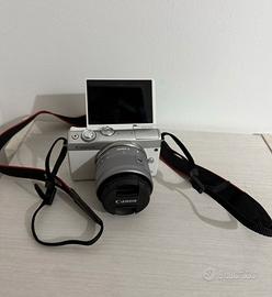 Canon EOS M100 + Obiettivo EF-M 15-45mm IS STM