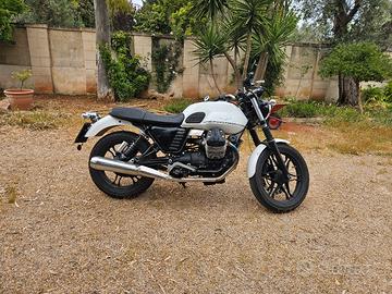 Moto Guzzi V7 Stone 2012