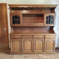 Credenza in legno con vetrina – Stile classico