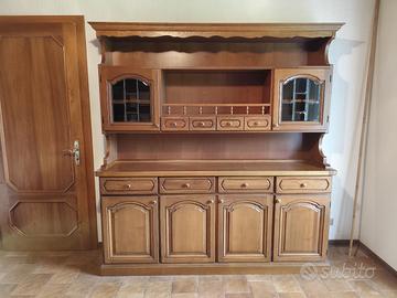 Credenza in legno con vetrina – Stile classico