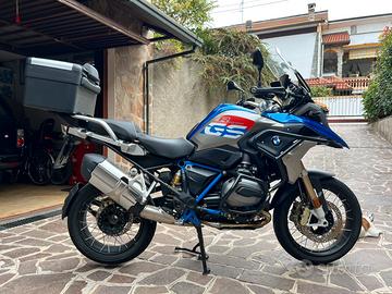 R 1200 GS Rallye km 15.000 con Tris di Borse