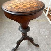 Tavolino antico gioco scacchi