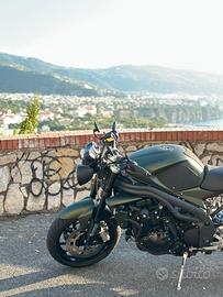 Triumph speed triple 1050