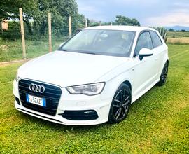 Audi A3 1.6 TDI assetto S-LINE full optional