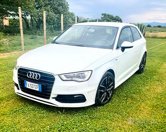 Audi A3 1.6 TDI assetto S-LINE full optional