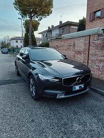 Volvo V90 Cross Country Business Plus